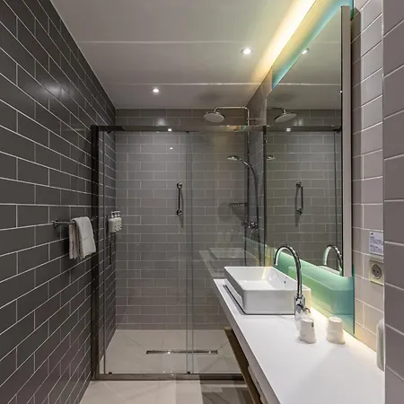 Hotel Express Ajaccio By Ihg 3*