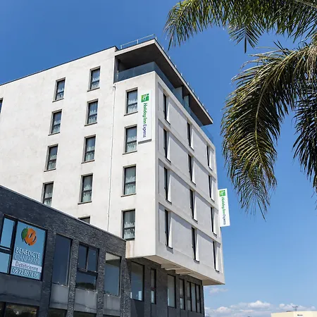 Express By Ihg Hotel 3*