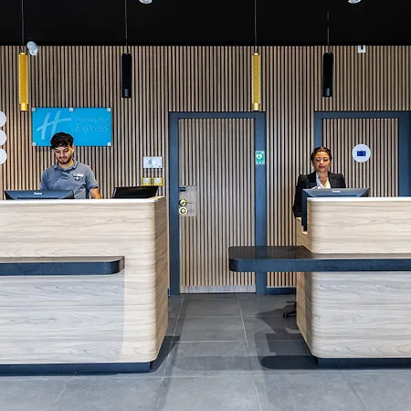 Ξενοδοχείο Express By Ihg Αζάτσιο