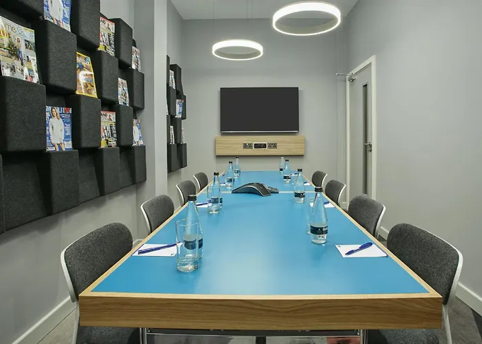 Express By Ihg מלון 3*
