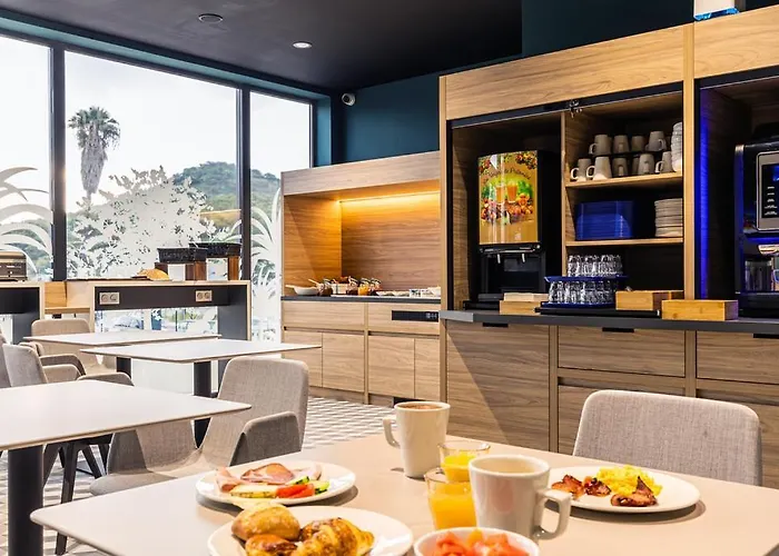 Express By Ihg מלון אז'אקסיו
