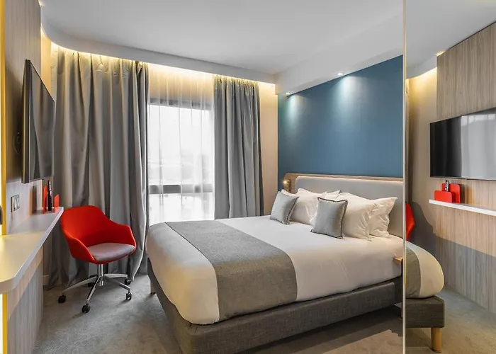 מלון Express By Ihg