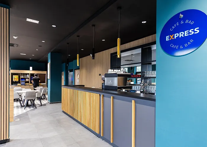 Express By Ihg 3* אז'אקסיו