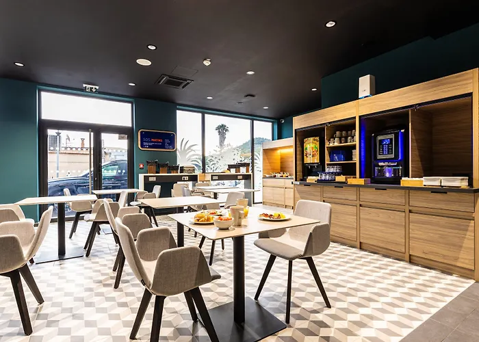Express By Ihg אז'אקסיו